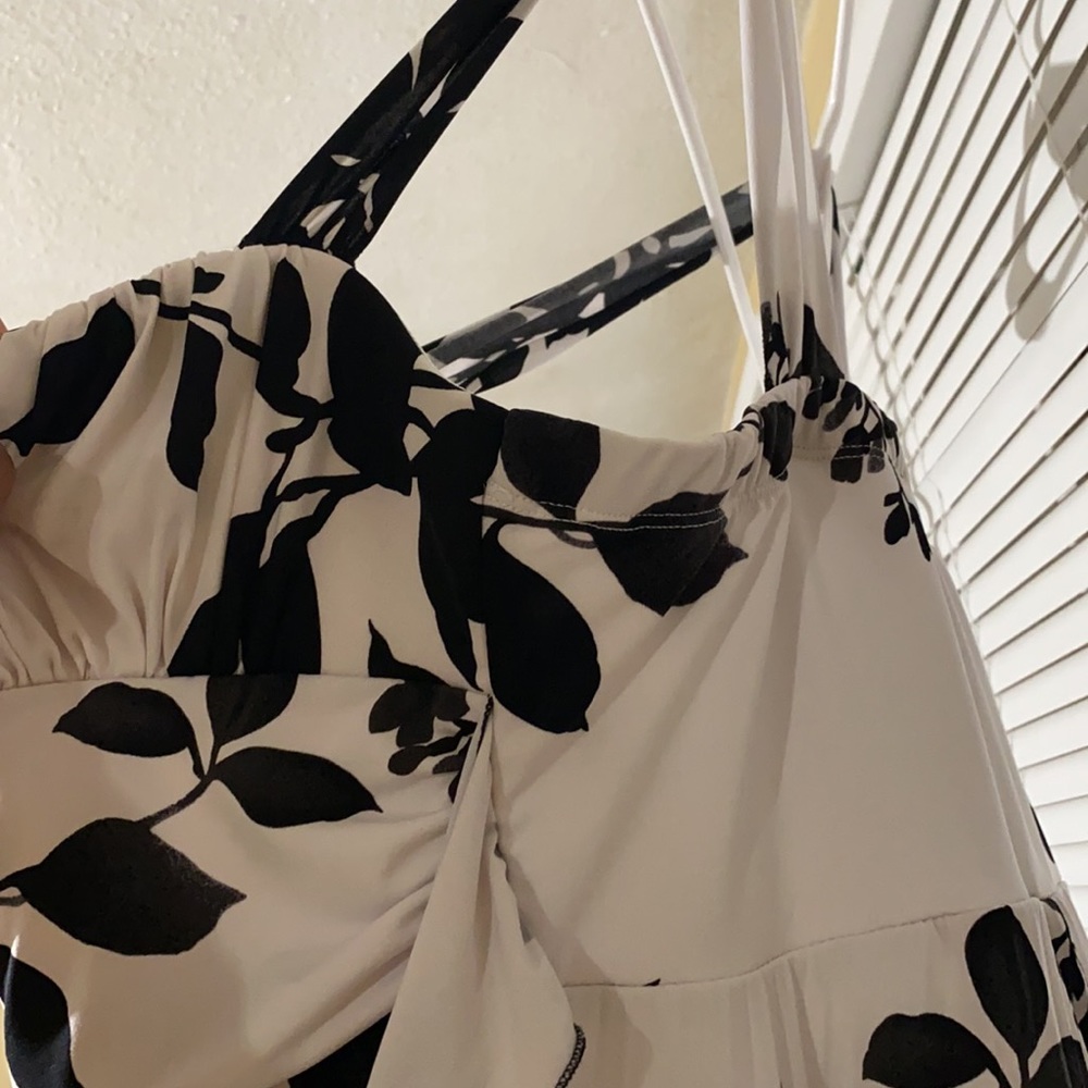 Women’s Floral Black and White Pleated Dress 👗 Large - Picture 5 of 8